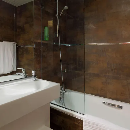 Hotell Western Le Moderne Caen