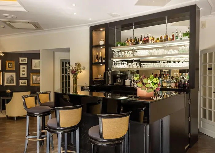 Western Le Moderne 4* Кан