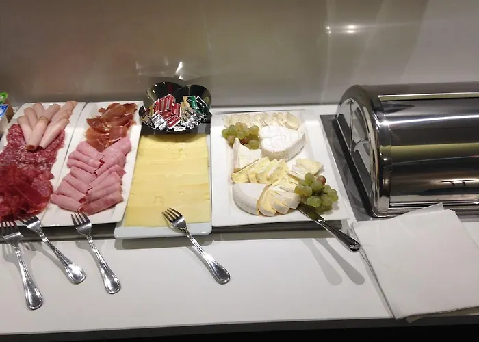 Отель Western Le Moderne 4*