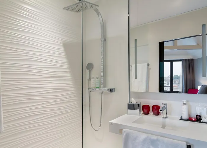 Отель Western Le Moderne Кан