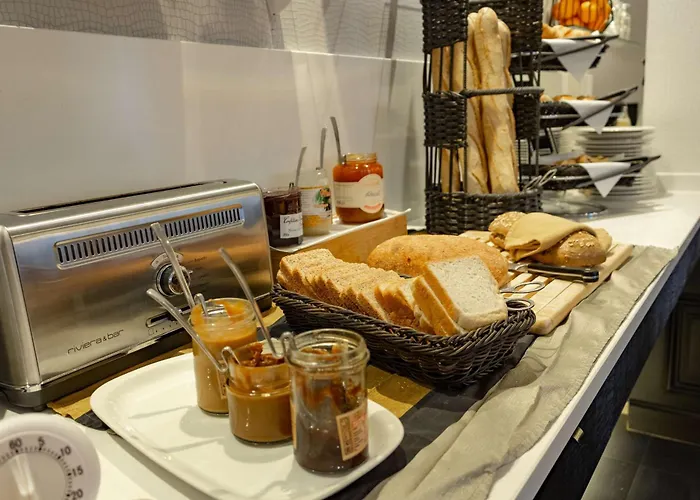 Western Le Moderne 4* Кан