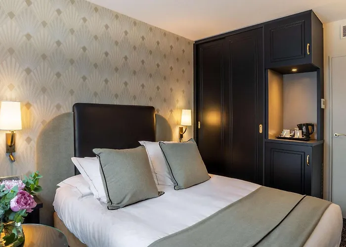 Отель Western Le Moderne Кан