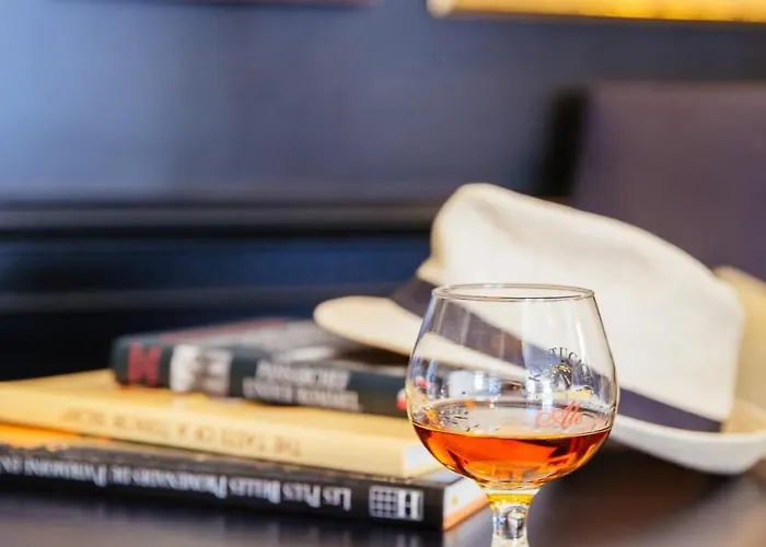 Отель Western Le Moderne Кан